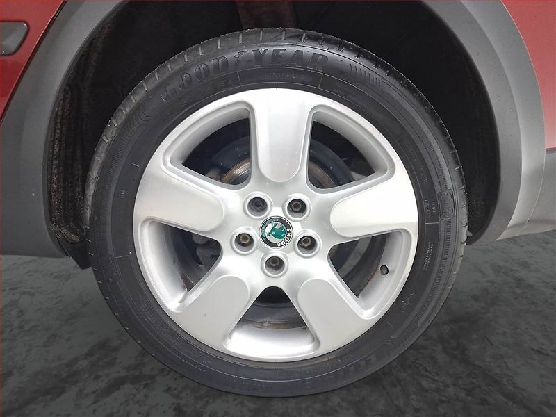 Škoda Octavia (2009) Scout 2.0 TDI, 4X4 - fotka 15 z 16
