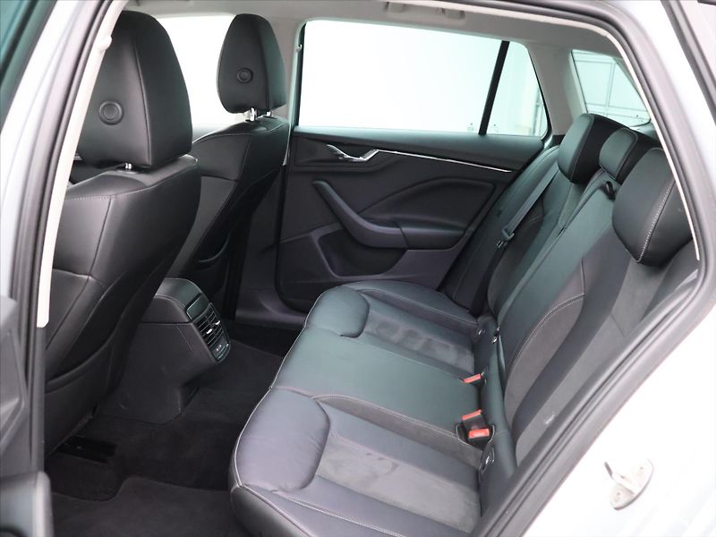 Škoda Kamiq 1,5 TSI 110kW Style CZ DPH - fotka 13 z 31