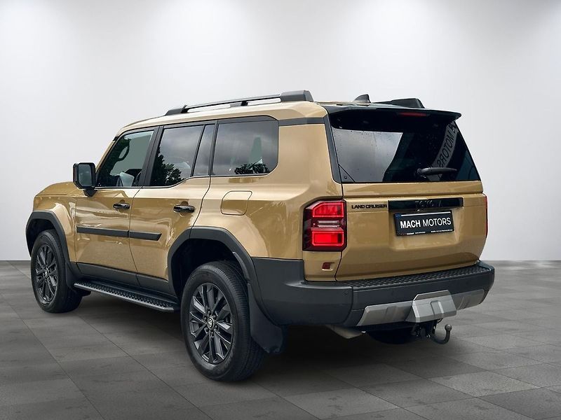 Toyota Land Cruiser 2.8 D-4D Executive TZ DPH 2025 - fotka 4 z 24