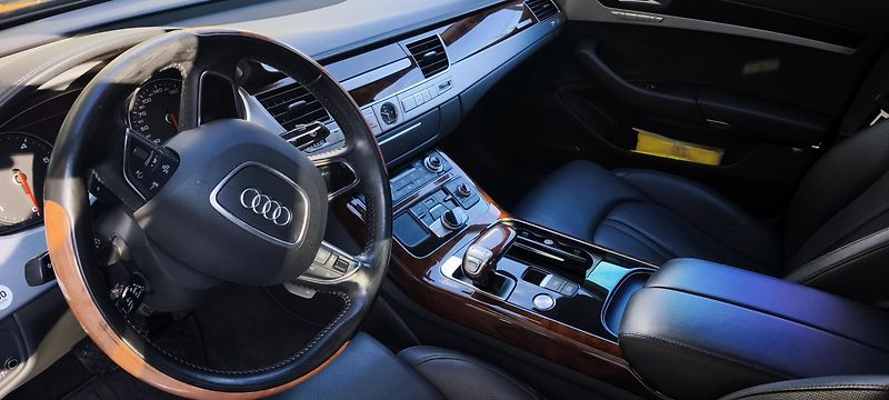 Audi A8 (2013) Audi A8, Audi A8L 4.2 V8, LONG - fotka 18 z 65
