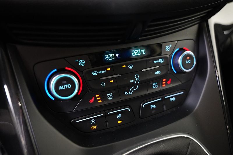 Ford Kuga - fotka 21 z 24
