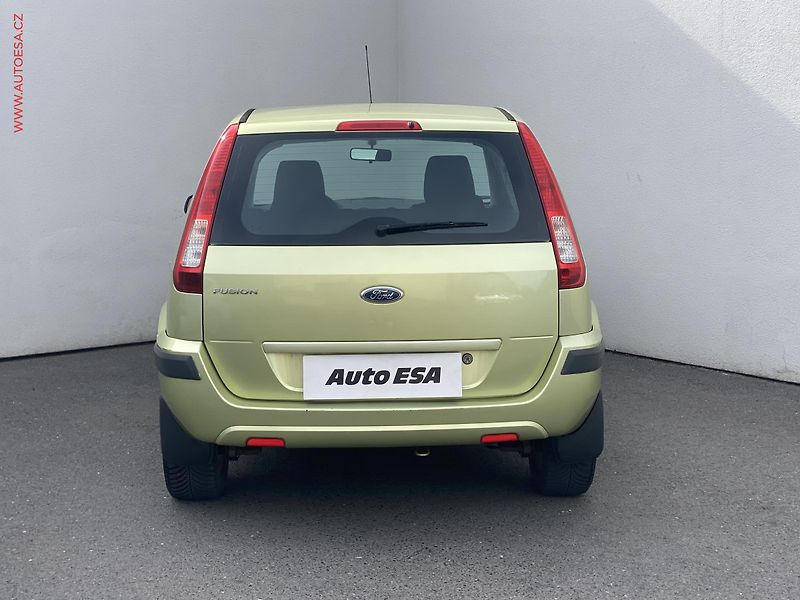 Ford Fusion (2007) 1.4i, ČR, AC, STK 6/2028 - fotka 5 z 14