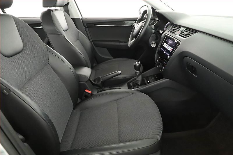 Škoda Octavia (2020) Style 1.6 TDI, Kůže, Tempomat - fotka 7 z 14