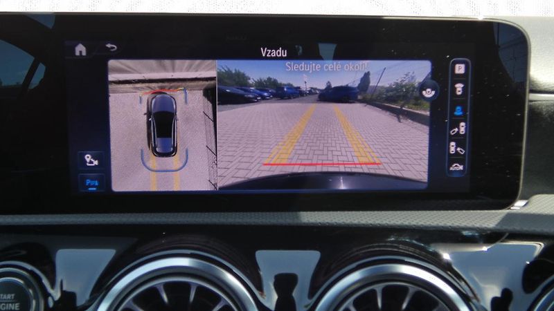 Mercedes-Benz Třídy A 220d DCT - fotka 15 z 22
