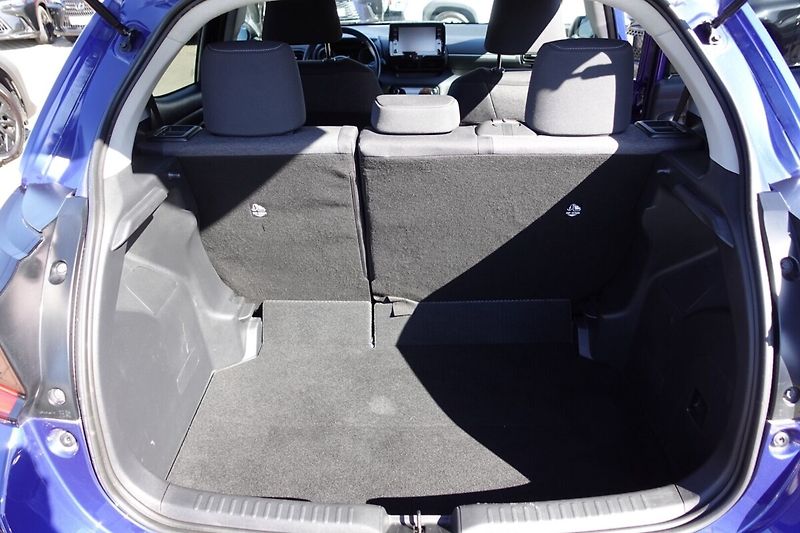 Toyota Yaris ZLEVNĚNO 1,5 HSD Comfort Style - fotka 14 z 28