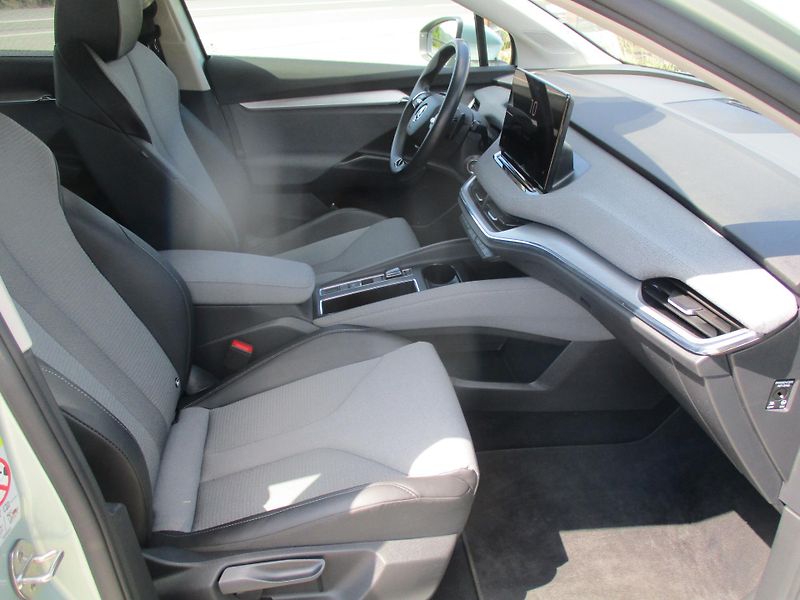 Škoda Enyaq iV 80 LOFT 150kW 82kWh TČ - fotka 30 z 54