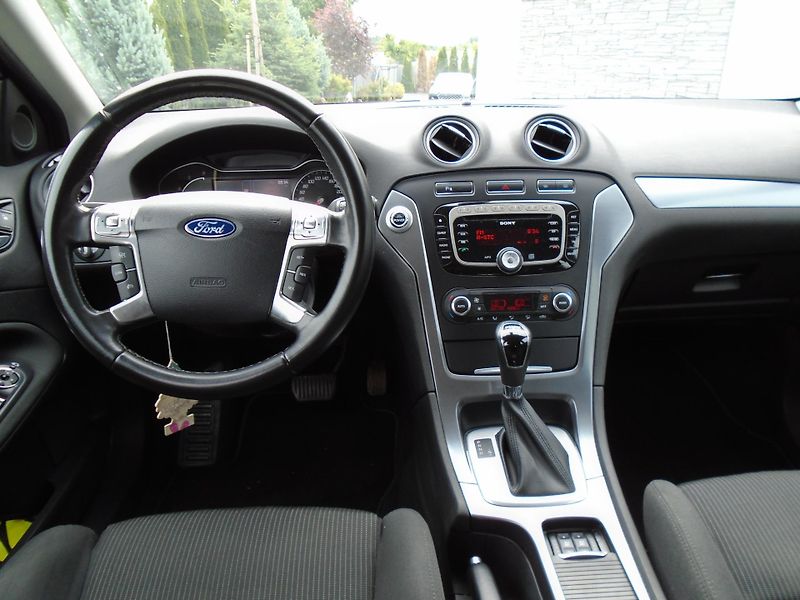 Ford Mondeo 2.0Tdci 103kW Titanium Aut - fotka 13 z 27