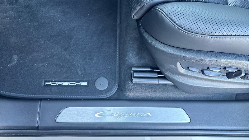 Porsche Cayenne (2026) E-Hybrid Coupé - fotka 20 z 24