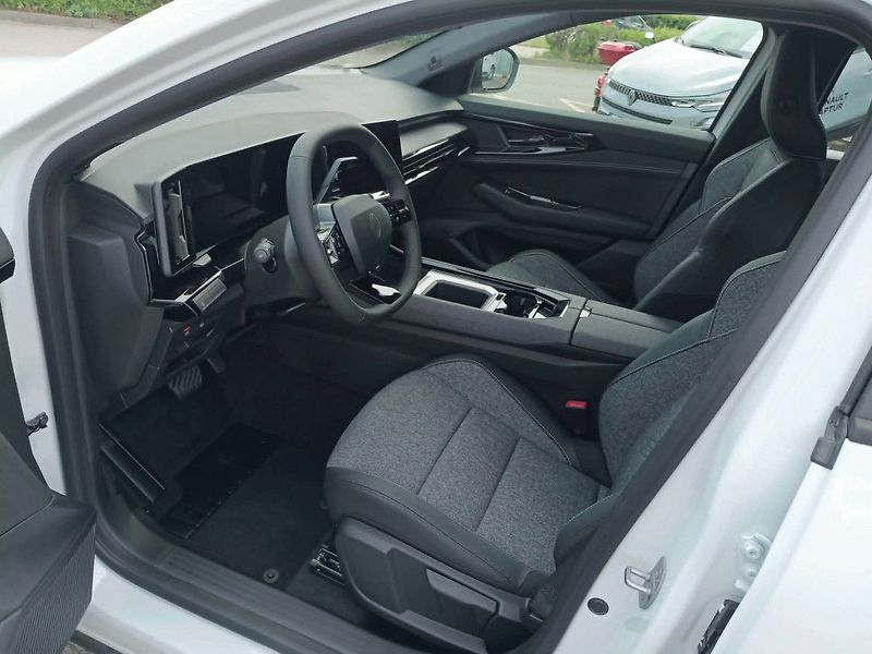 Renault Austral (2026) evolution mild hybrid 150 auto - fotka 16 z 21