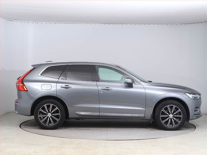 Volvo XC60 (2019) Inscription B4 AWD - fotka 6 z 15