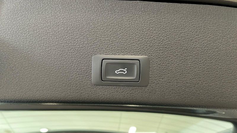 Audi e-tron (2022) S line quattro 55 electric 300 - fotka 21 z 32