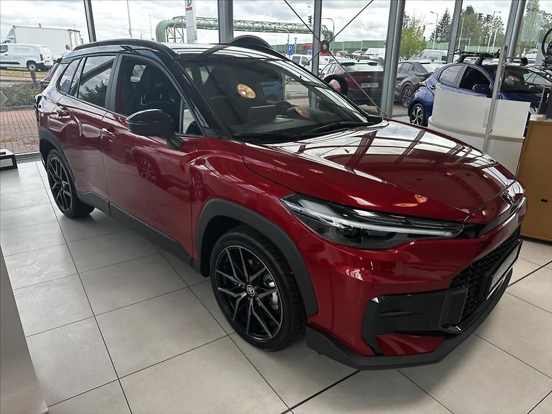 Toyota Corolla Cross (2026) 2,0 GR SPORT - fotka 2 z 11