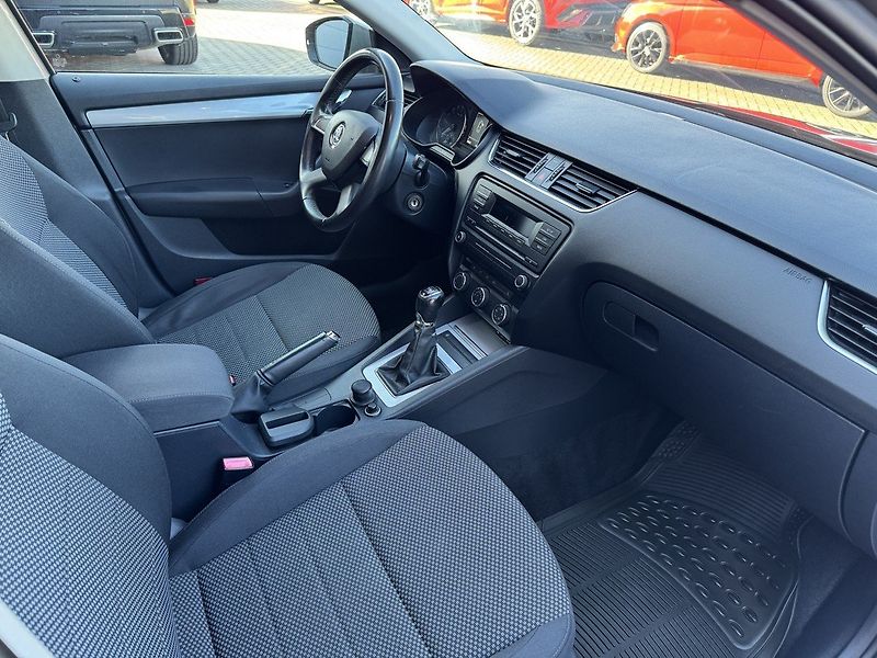 Škoda Octavia (2013) 2.0TDi  Klima Tempomat BT - fotka 16 z 45