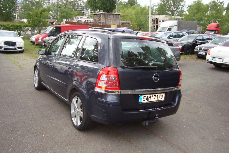 Opel Zafira (2008) 1.9 CDTi,7-M,2.Maj.S.Kn.STK 28 - fotka 5 z 50