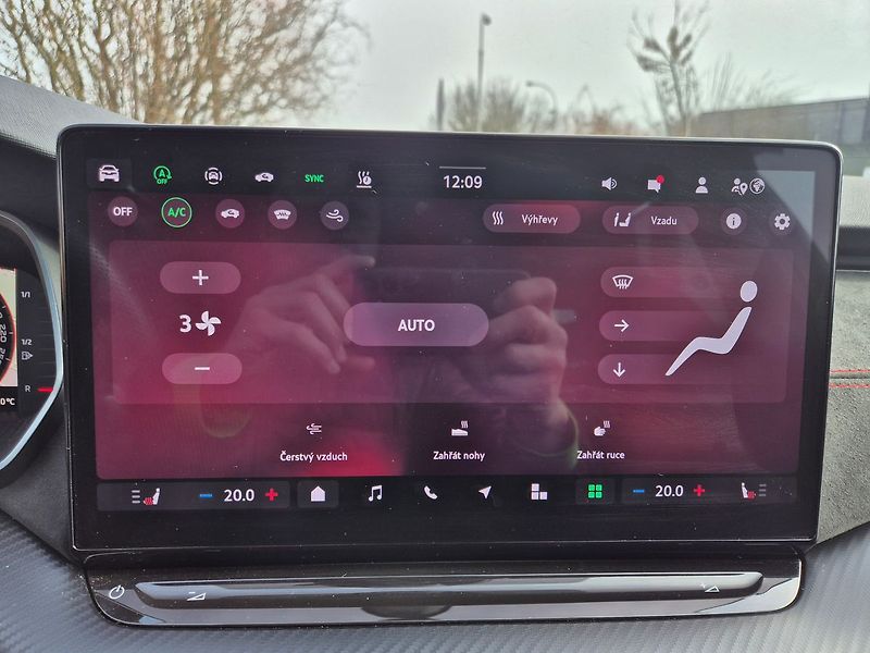 Škoda Octavia Combi RS 2,0 TSI 195kW DSG, we - fotka 38 z 39