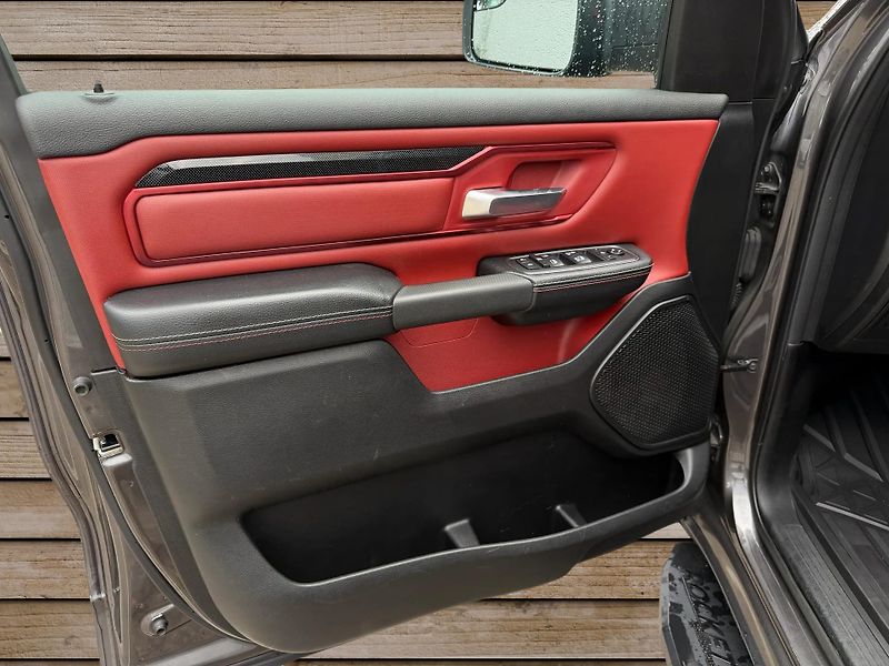 Dodge RAM (2019) +HEMI+REBEL+FUEL+LIFT+ - fotka 14 z 20