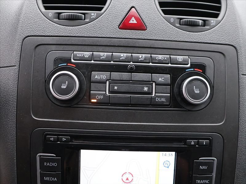 Volkswagen Caddy 1,6 TDI 75KW DSG CZ EDITION 30 - fotka 17 z 18