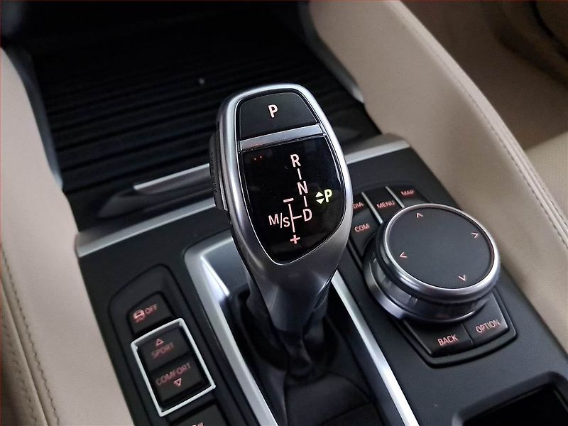 BMW X6 (2019) xDrive40d - fotka 18 z 20