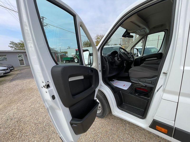 Citroën Jumper 2.2bHDi 103kW*CZ*7.MÍST*CarPla - fotka 10 z 42