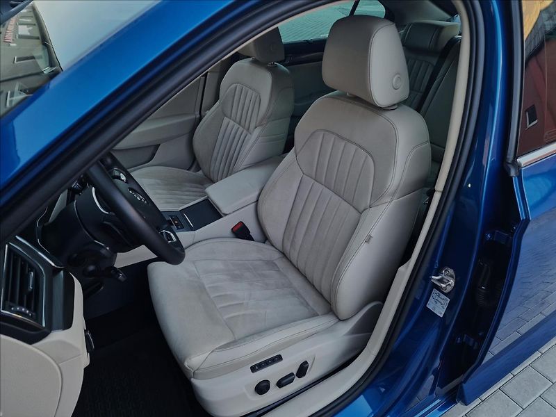 Škoda Superb 2.0TDI DSG Style,ČR,1.Majitel - fotka 37 z 50