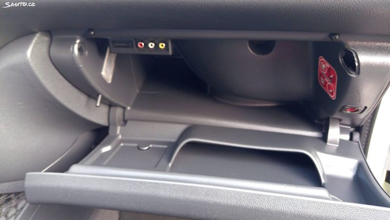 Peugeot 3008 (2012) - fotka 30 z 32