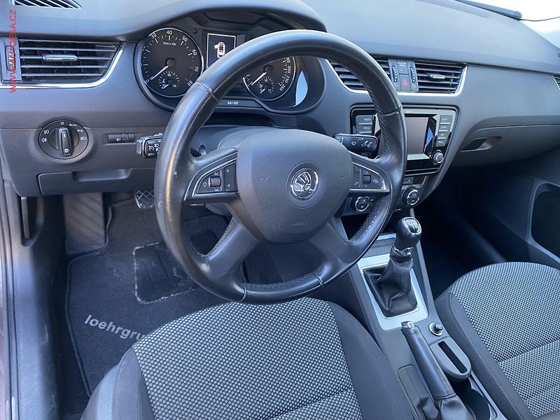 Škoda Octavia (2013) 1.2 TSi, Ambition, park.čidla - fotka 13 z 16