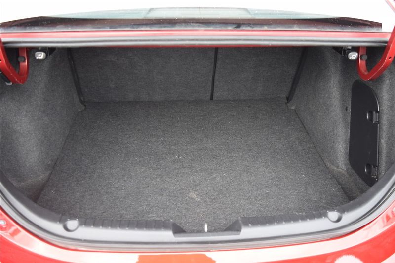 Mazda 3 2,0 G 88KW  DIGIKLIMA ALU NAVI - fotka 14 z 47