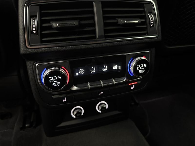 Audi SQ7 4,0 V8 MATRIX BOSE DPH 360° CZ - fotka 43 z 52