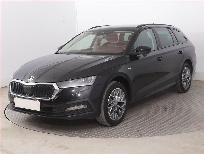 Škoda Octavia (2023) 2.0 TDI, Automat, Serv.kniha - fotka 2 z 16