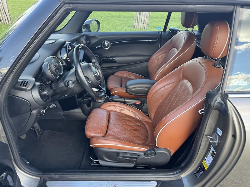 Mini Cooper S (2016) 2.0 S 1.MAJITEL.SERVIS - fotka 22 z 40