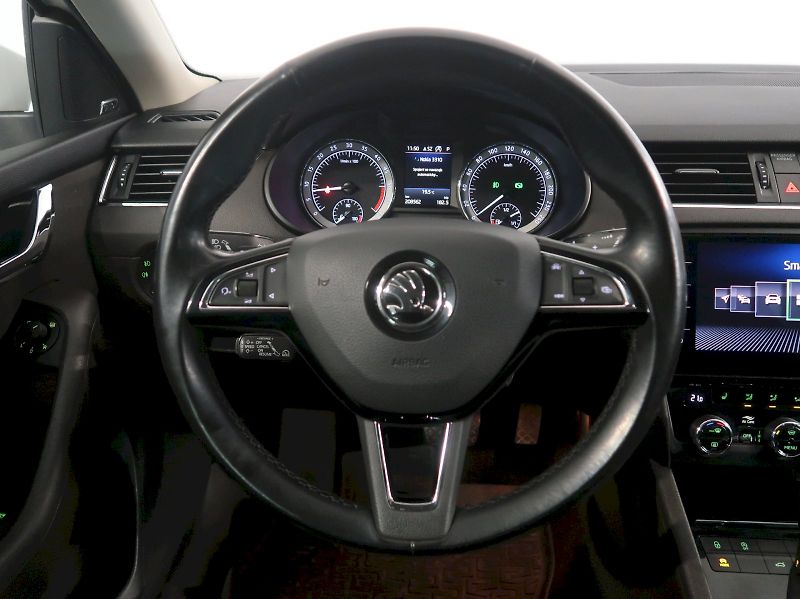 Škoda Octavia (2019) LAURIN&KLEMENT 2.0TDI 135KW 4x - fotka 17 z 40