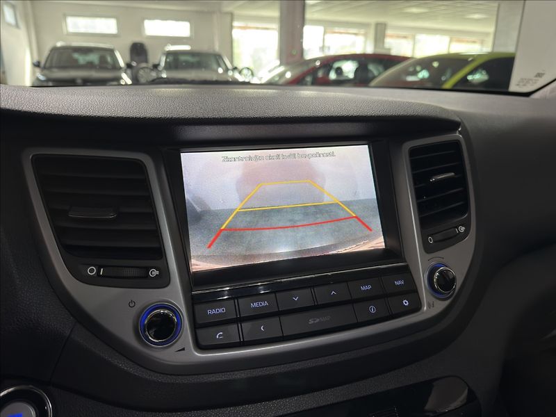 Hyundai Tucson 2,0   CRDI 4X4 STYLE PANO - fotka 16 z 40