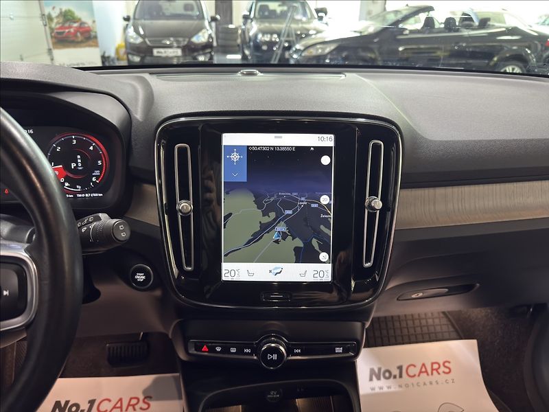Volvo XC40 2,0   D4 INSCRIPTION ZÁRUKA 28 - fotka 24 z 46