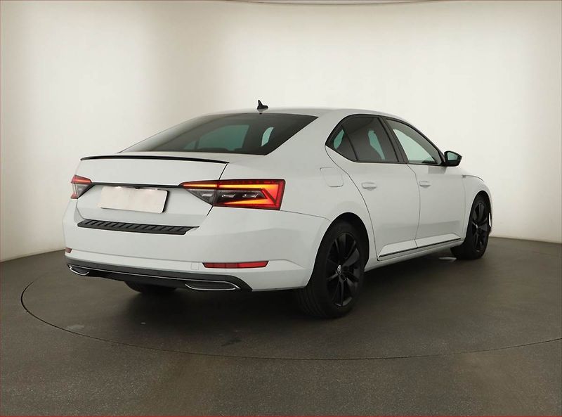 Škoda Superb (2020) Sportline 2.0 TDI - fotka 5 z 17