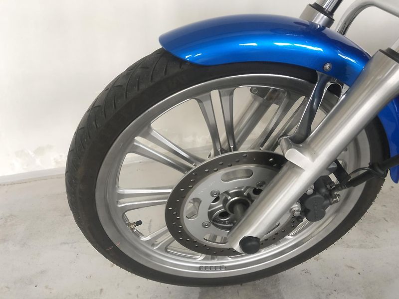 Kawasaki VN 900 Custom - fotka 9 z 19