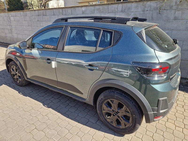 Dacia Sandero (2026) Stepway Extreme TCe 110 - fotka 2 z 3