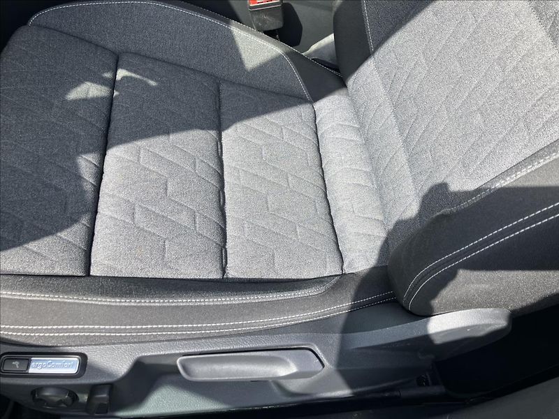 Volkswagen Passat 2,0 PANORAMA,KEYLESS,EL.KUFR - fotka 11 z 29