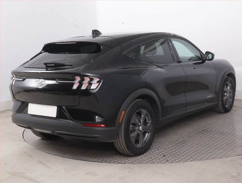 Ford Mustang Mach-E (2021) Standard Range RWD, SoH 96% - fotka 5 z 19