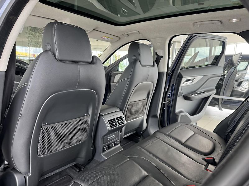 Jaguar F-Pace 30d S*AWD*Max.Výb*REZERVACE! - fotka 17 z 43