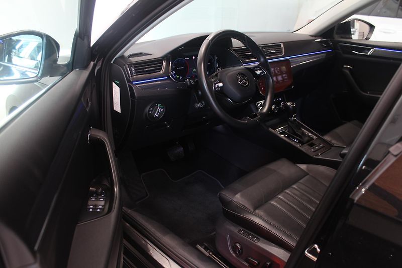 Škoda Superb (2021) 2.0TDI DSG Edition Style+ - fotka 15 z 39