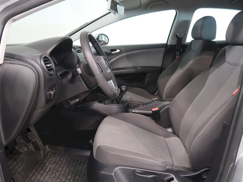 Seat Leon (2011) 1.6TDI 77KW - fotka 12 z 22