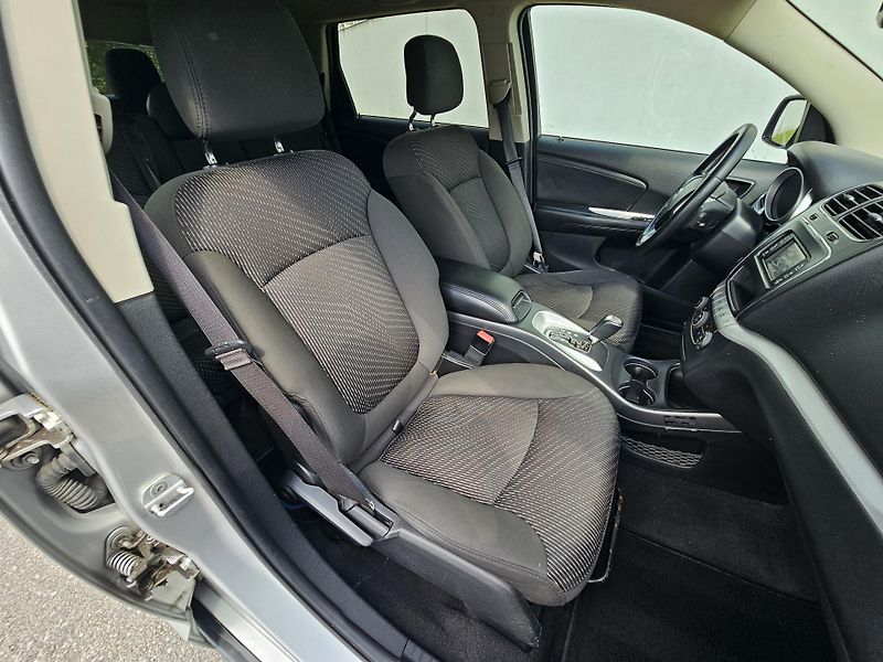 Fiat Freemont (2012) 2.0JTD-AUTOMAT-7 MÍST  - fotka 17 z 19