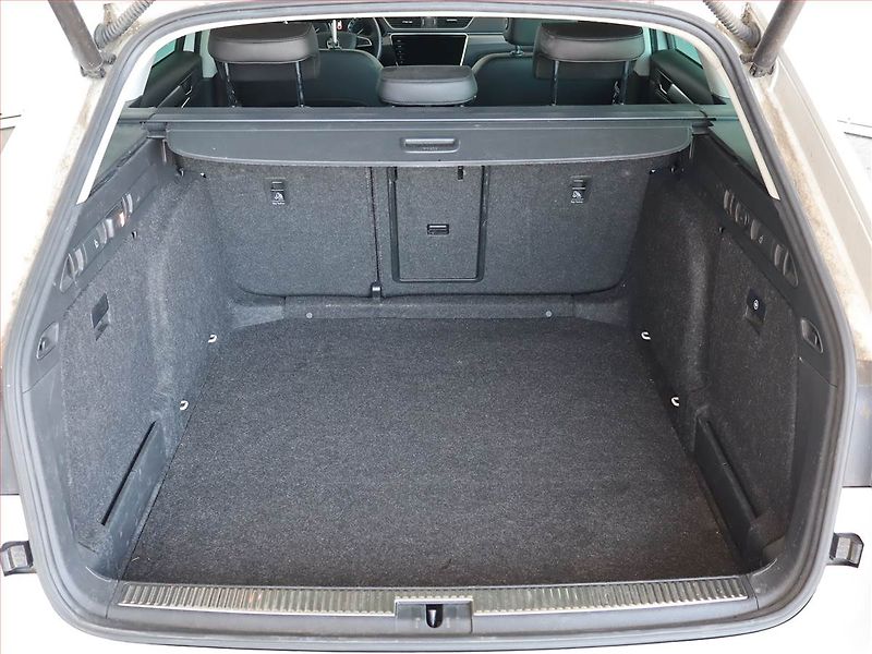 Škoda Superb (2018) 2.0 TDI, Automat, Kůže, Navi - fotka 14 z 25