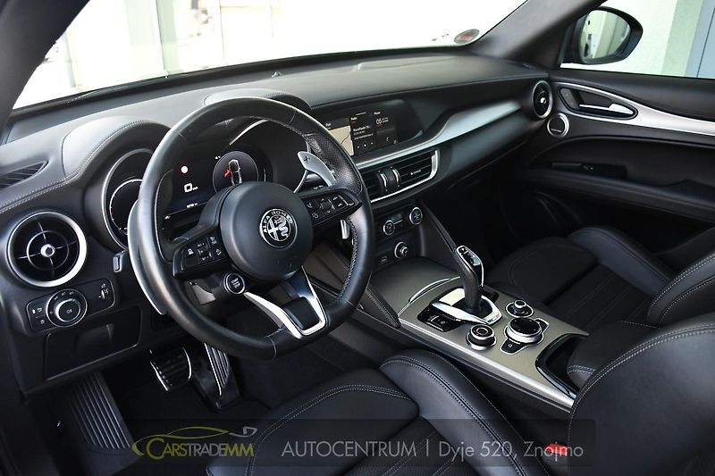 Alfa Romeo Stelvio 2.2D 16V 154kW Veloce AT8-Q4 - fotka 9 z 52