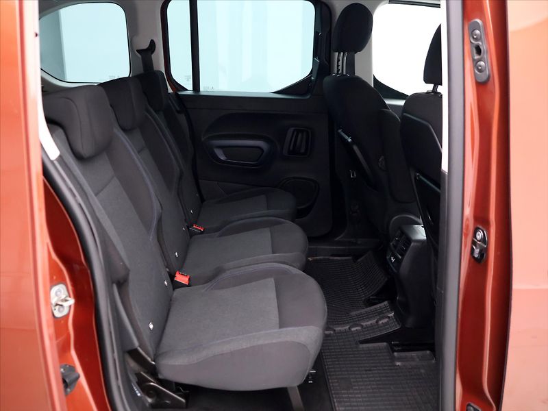 Peugeot Rifter 1,5 HDi 96kW Allure Aut.klima - fotka 13 z 32