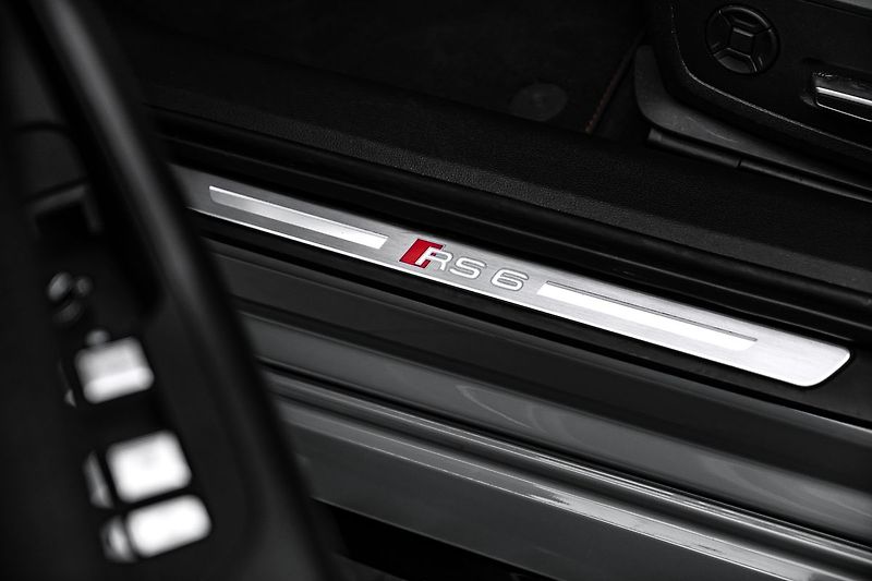 Audi RS 6 Avant Dynamic Plus Keramiky - fotka 20 z 26