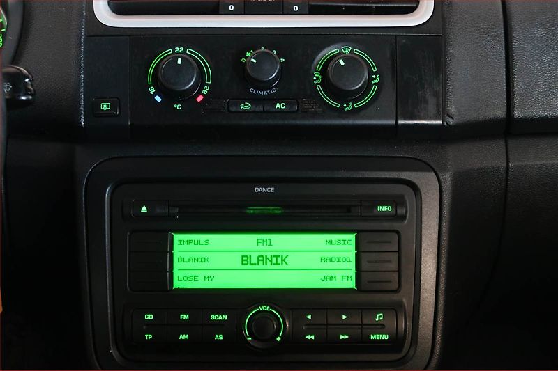 Škoda Fabia (2007) Ambiente 1.2, nová STK, Klima - fotka 12 z 15
