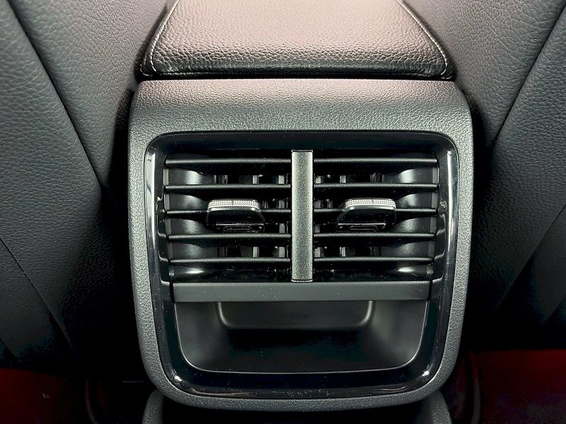 Škoda Octavia (2025) Combi DSG 1.5TSI 110kW SportLi - fotka 25 z 30