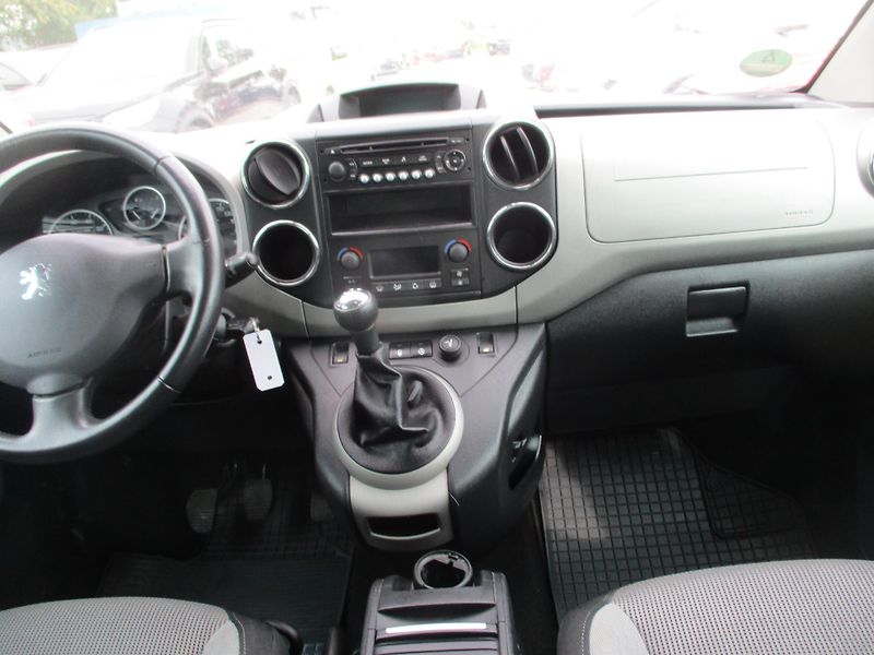 Peugeot Partner (2010) 1,6 - fotka 6 z 10