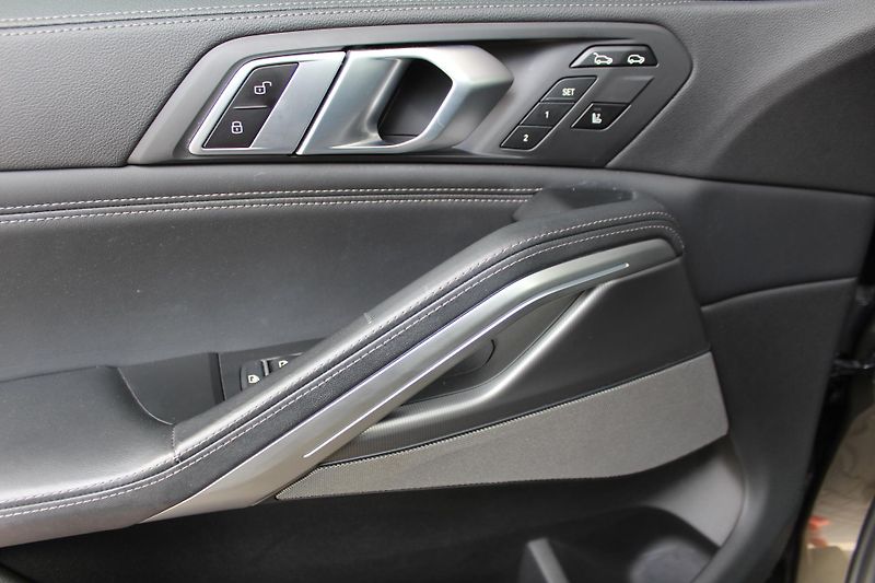 BMW X6 xDrive40d, 250kW - fotka 10 z 28